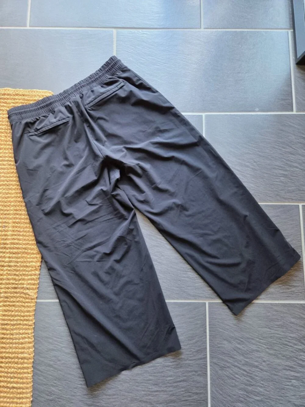 Athleta Black Avenue Wide Leg Crop Ankle Pants 14